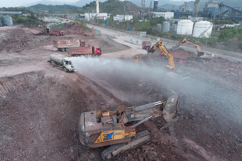 不停工、不斷檔，假期建設(shè)忙！